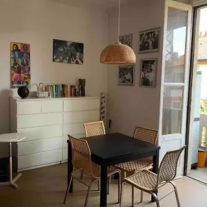 Splendido Con Tutti Servizi In Zona Navigli Appartement